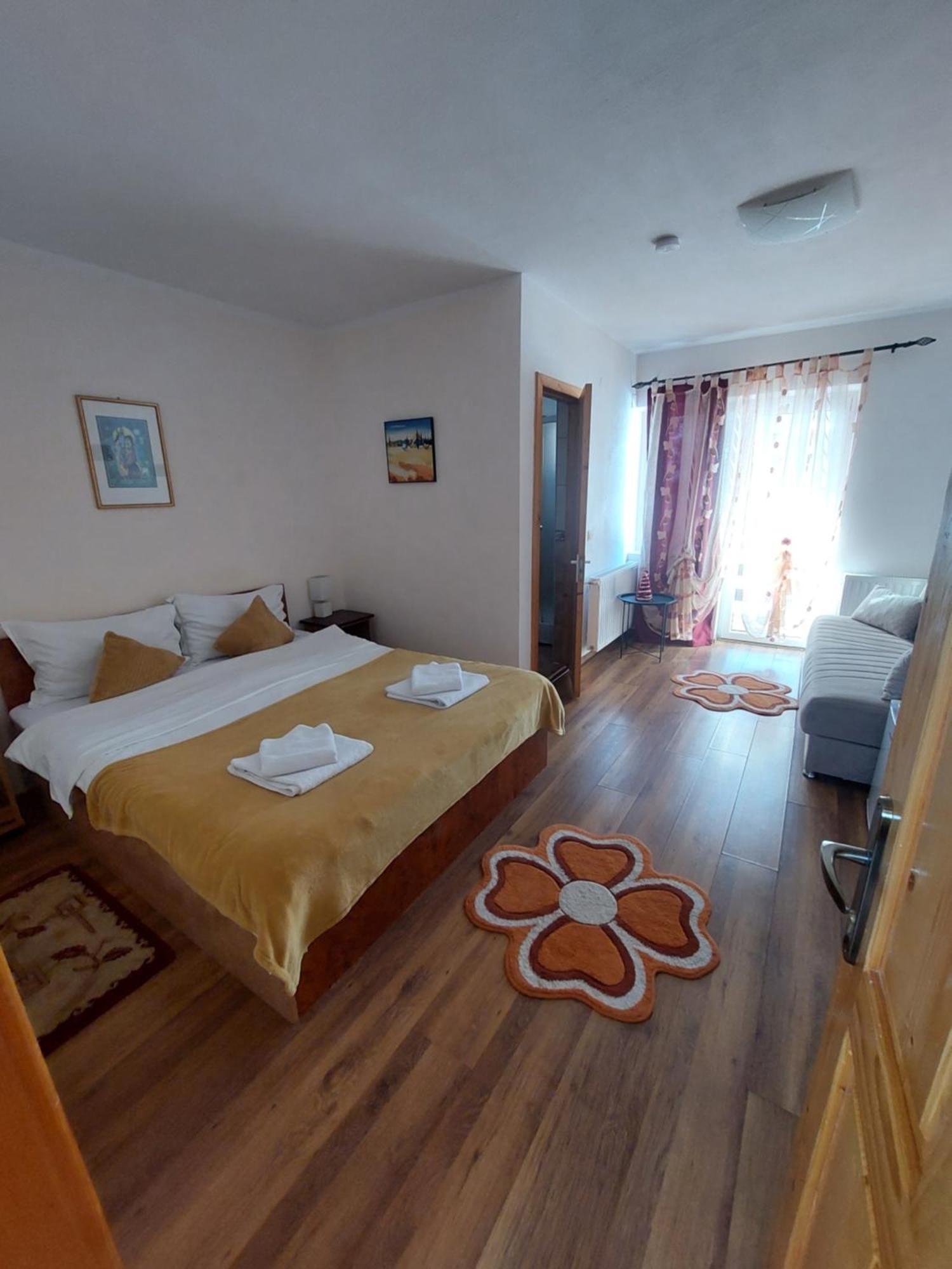 Casa Tamara Hotel Törcsvár Kültér fotó