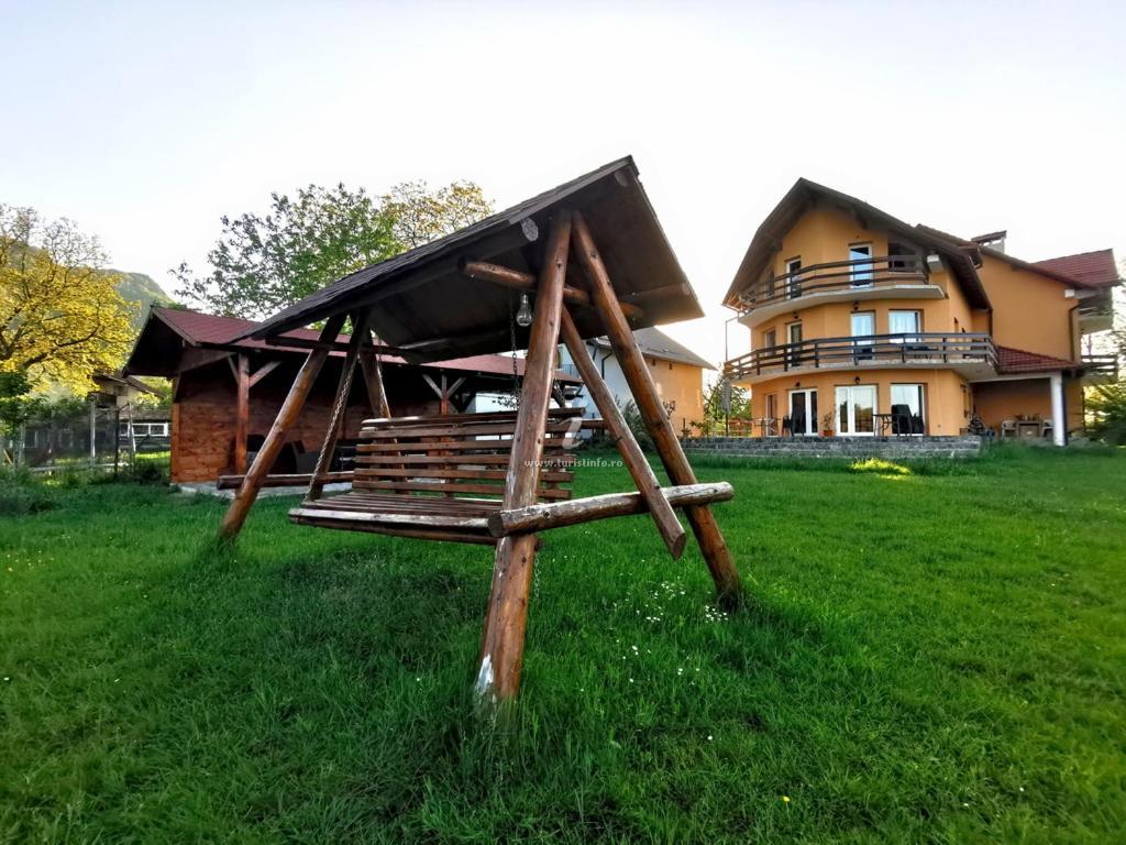 Casa Tamara Hotel Törcsvár Kültér fotó
